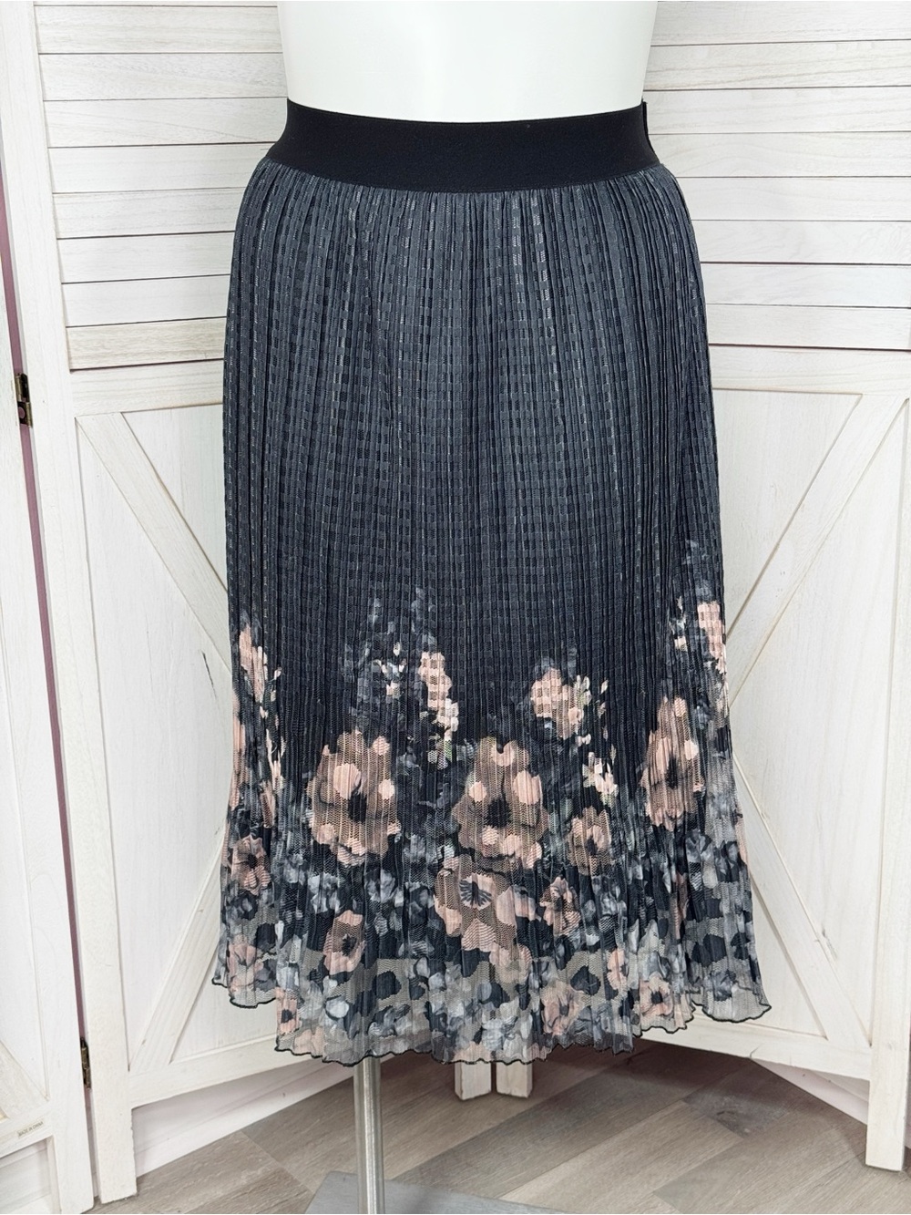 Metrowear Pleated Floral Boarder Sheer Midi Skirt Steel Blue‎ Peach Large